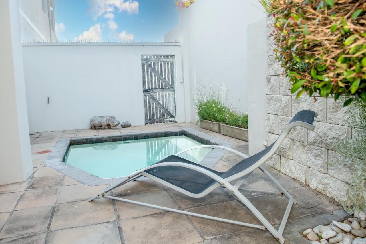 Camps Bay Guest Suite With Private Pool Cape Town Bagian luar foto