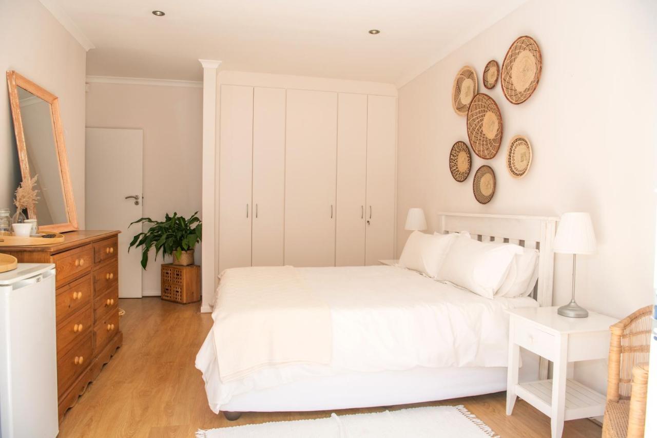 Camps Bay Guest Suite With Private Pool Cape Town Bagian luar foto