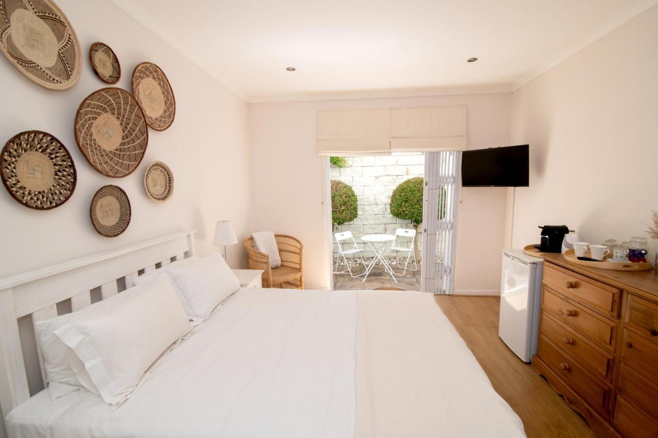Camps Bay Guest Suite With Private Pool Cape Town Bagian luar foto