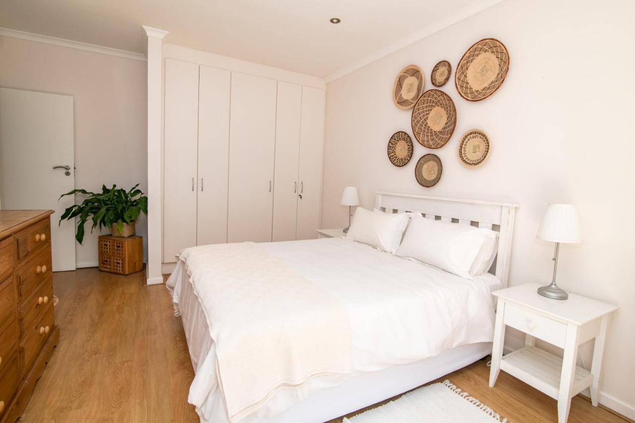 Camps Bay Guest Suite With Private Pool Cape Town Bagian luar foto